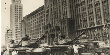 Golpe de 1964: manutenção de tutela militar permitiu golpismo do 8/1