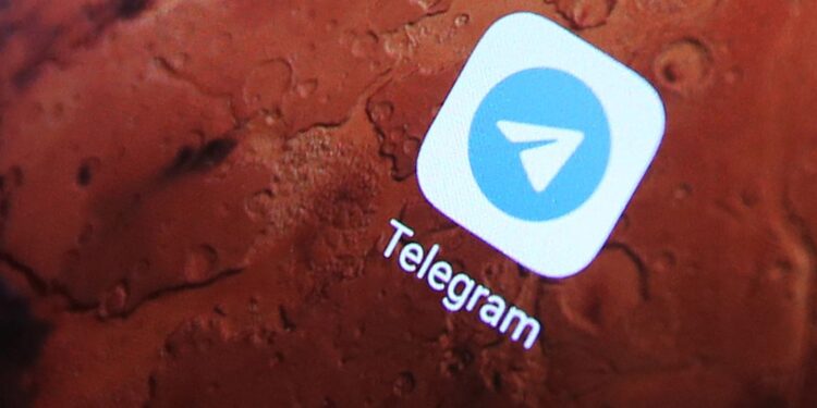 Desinformação sobre autismo no Telegram cresceu 15.000% em 6 anos