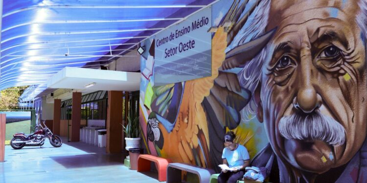 Pé-de-Meia paga parcela por frequência a nascidos em julho e agosto