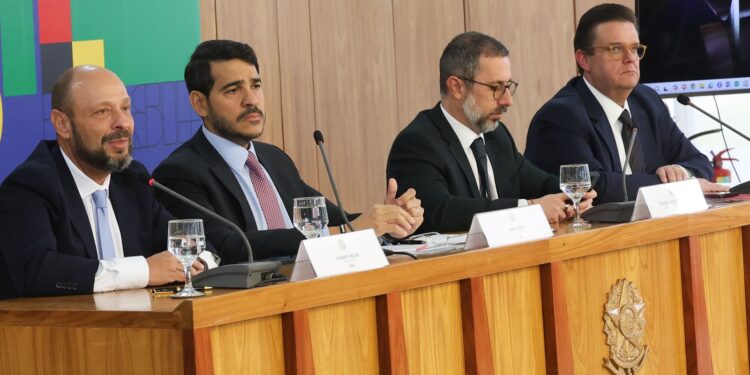 INSS: aposentados podem indicar descontos indevidos a partir do dia 14