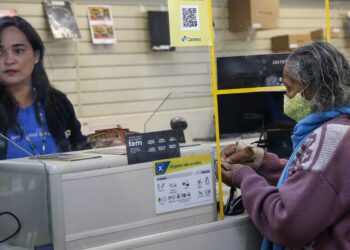 Correios fazem primeiros atendimentos a vítimas da fraude no INSS