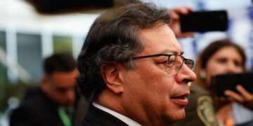 Presidente da Colômbia sugere greve geral após acusar Senado de fraude
