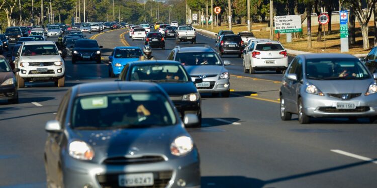 Campanha Maio Amarelo convida motoristas a desacelerarem nas rodovias