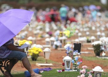 Grupos terapêuticos ajudam mães a lidar com “dor inominável” do luto 