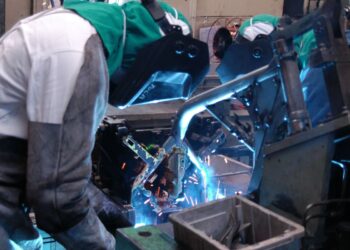 Vendas de máquinas e equipamentos sobem 13,4% no quadrimestre