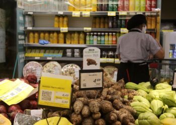 Contratos de trabalho por hora em supermercados aumentam precarização