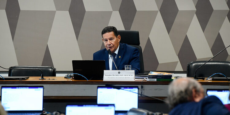 Atuação do Brasil em comitê de medicina militar é estratégica, diz Mourão — Senado Notícias