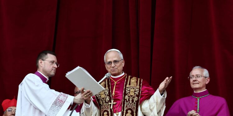 Papa Leão XIV pede que Igreja ilumine “noites escuras do mundo”