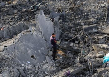 Ataques israelenses matam dezenas em Gaza enquanto Trump visita região