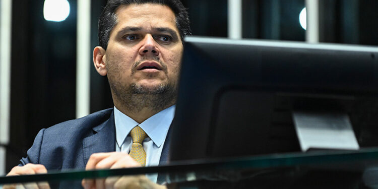 Senado aprova voto de aplauso por centenário do jurista José Afonso — Senado Notícias
