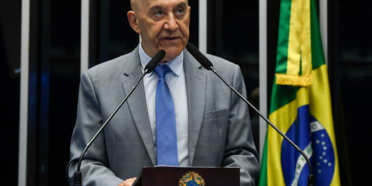 Confúcio Moura defende educação como prioridade para desenvolvimento — Senado Notícias