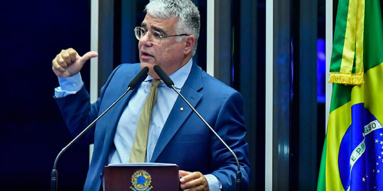 Girão cita “atividade política” de Dino e Barroso e cobra impeachment — Senado Notícias