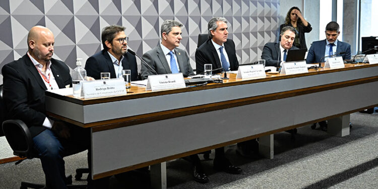 Modernização do consignado recebe apoio de instituições em comissão mista — Senado Notícias