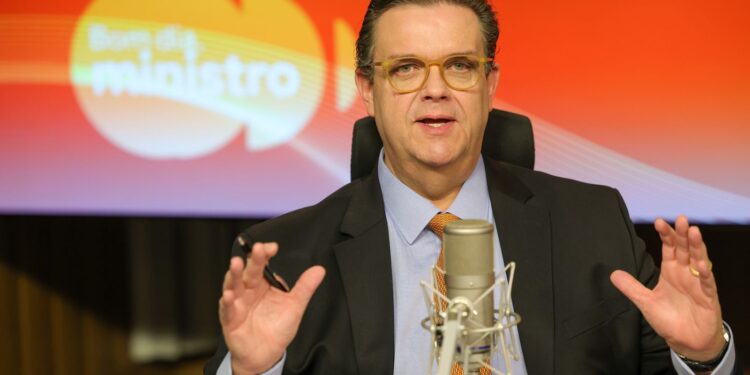 Governo fará busca ativa para alcançar vítimas de fraude no INSS