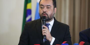 Cláudio Castro propõe acordo com agência norte-americana para fortalec