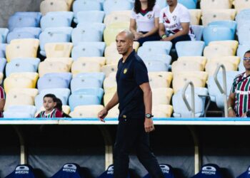 Sport demite técnico português após perder para o Fluminense