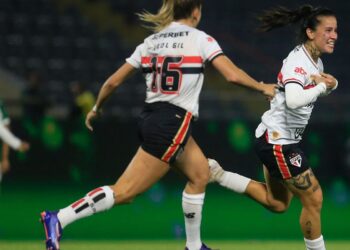 São Paulo vence Palmeiras e sobe para 4º lugar no Brasileirão Feminino
