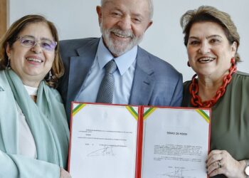 Lula empossa Márcia Lopes no Ministério das Mulheres