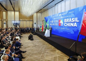 Cúpula aproxima América Latina da China em meio à disputa com EUA