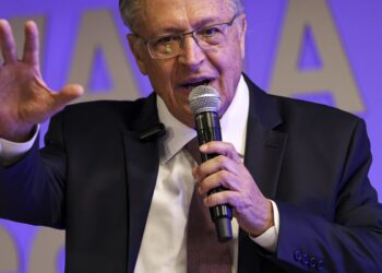 Alckmin passa por exames após sentir enjoo e dores abdominais