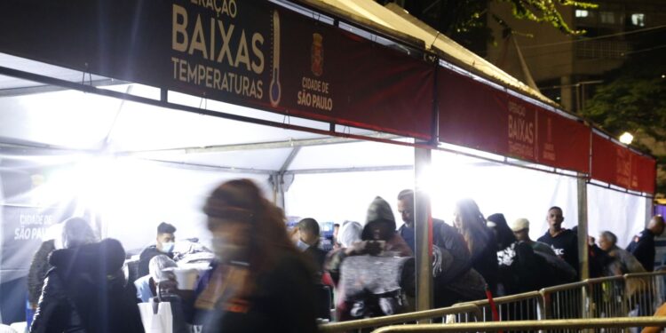 Com o frio, SP aciona operação para pessoas em situação de rua