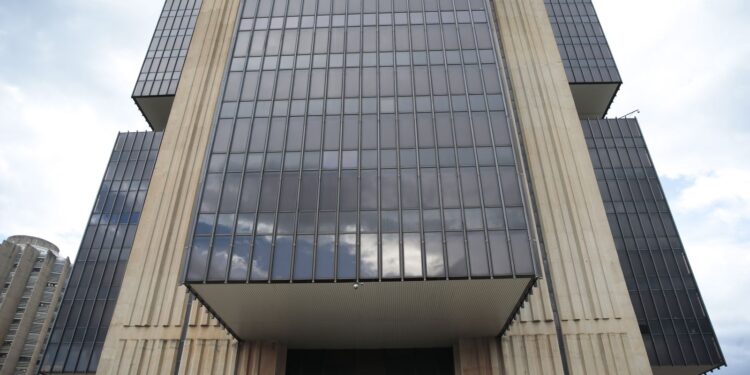 Bancos Centrais do Brasil e da China assinam acordo de troca de moedas