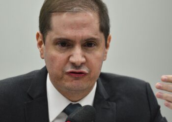 Ex-AGU confirma ao Supremo consulta de Bolsonaro para reverter urnas