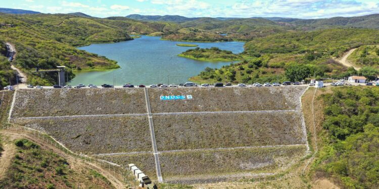 Distrito no CE espera água do São Francisco para fim da seca e plantar