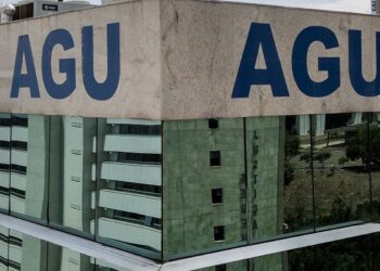 AGU pede bloqueio de bens de mais 14 investigados por fraude no INSS
