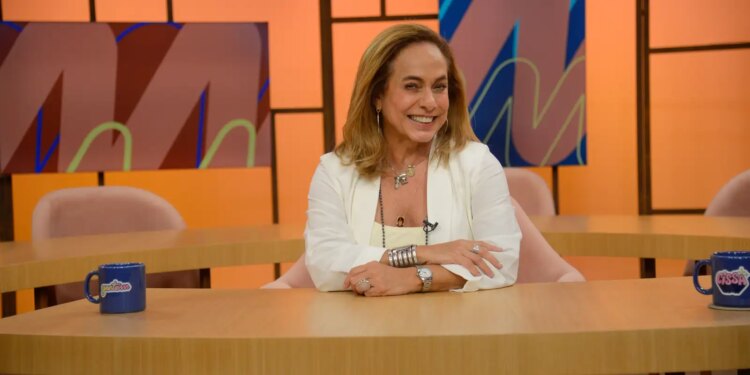 Premiação é da TV pública, diz Cissa Guimarães sobre prêmio APCA