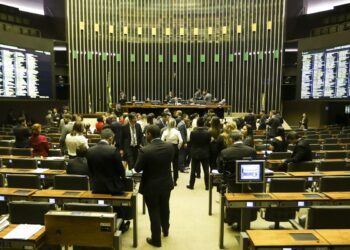 Câmara pode votar urgência para aumentar número de deputados federais