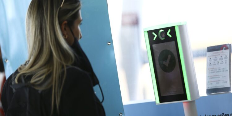 Estudo aponta riscos de tecnologias de reconhecimento facial