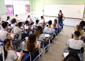 Comissão debate novo PNE com trabalhadores da educação — Senado Notícias