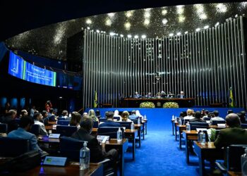 Sessão especial comemora Dia do Físico nesta segunda — Senado Notícias