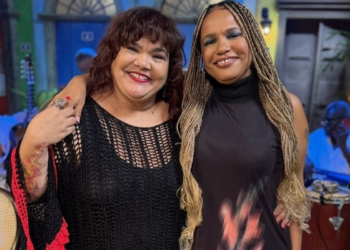 Simone Mazzer canta clássicos de Nelson Cavaquinho no Samba na Gamboa