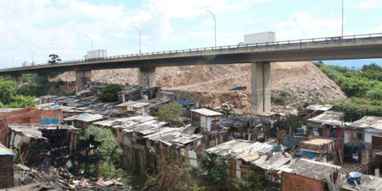 Comissão debate criação de censo específico para mapear déficit habitacional – Notícias