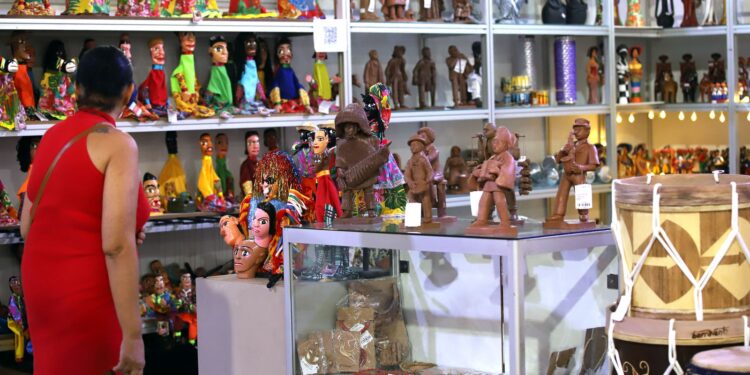 Salão de Artesanato começa em SP com 100 mil peças em exposição