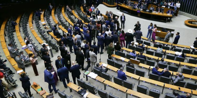 Congresso dá 10 dias para governo ter alternativa ao aumento do IOF