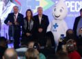 Equipamentos para tratamento do câncer são entregues para seis cidades