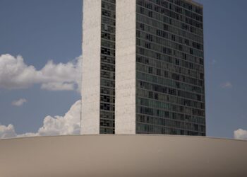 Câmara aprova aumento de pena para crime contra profissionais de saúde