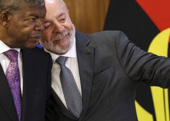 Lula incentiva empresariado a investir em Angola