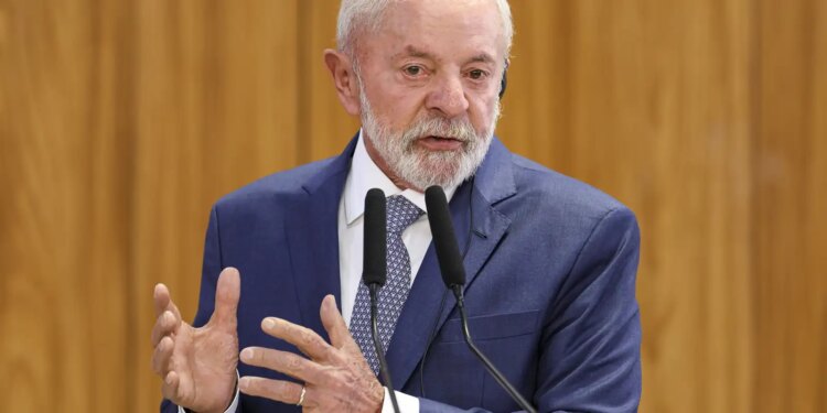 Nenhum aposentado terá prejuízo, diz Lula sobre descontos indevidos