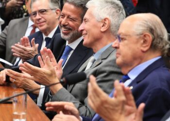 Câmara instala comissão sobre isenção do Imposto de Renda até R$ 5 mil