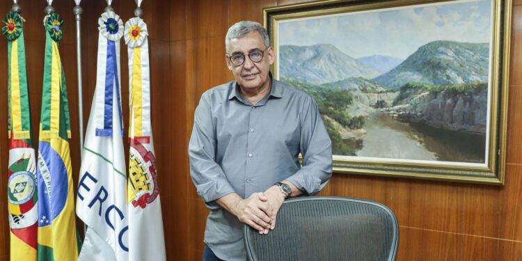 Porto Alegre: “Não se faz casa da noite para o dia”, diz prefeito