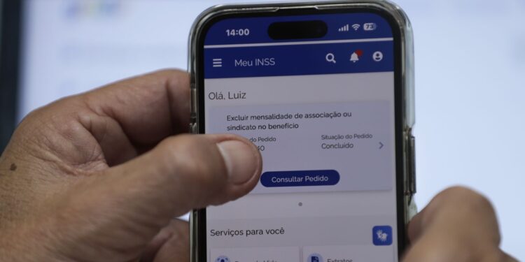 INSS vai notificar beneficiários com descontos a partir desta terça