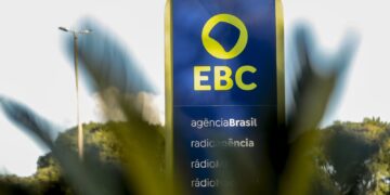 Aniversário da Agência Brasil é lembrado no plenário da Câmara