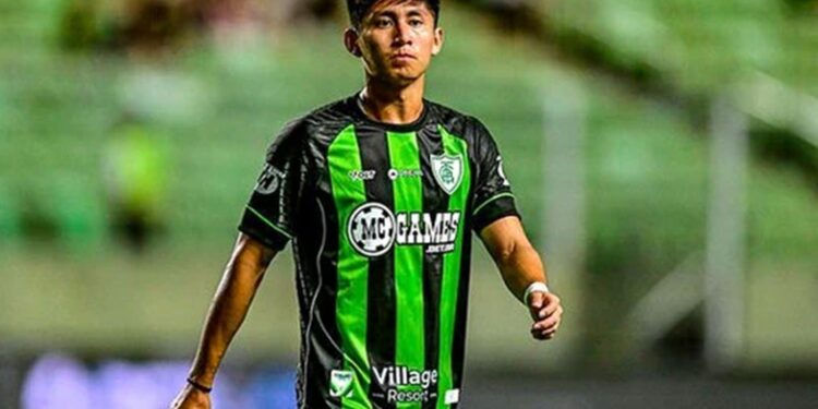 Atleta do América-MG é solto, após prisão em flagrante por racismo