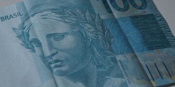 Governo congela R$ 31,3 bi do Orçamento de 2025