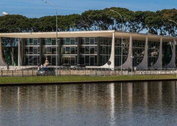 Moraes ouve testemunhas de Bolsonaro na ação do golpe