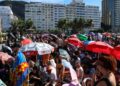 Fãs de Lady Gaga acampam nas areias de Copacabana para ver show
